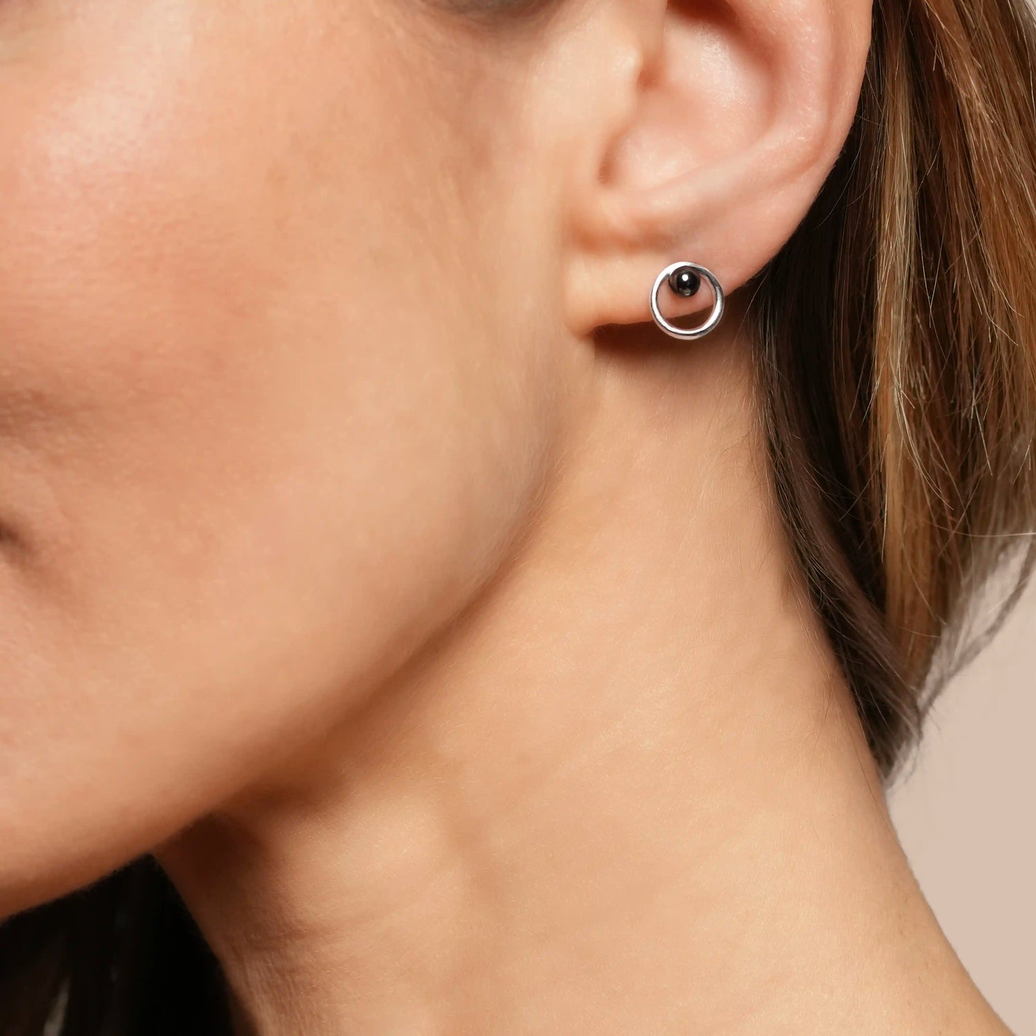 Boucles d’oreilles MANEA – Argent et Hématite