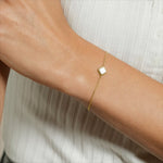 Bracelet MÉLIA - Pierre de Lune Blanche porté