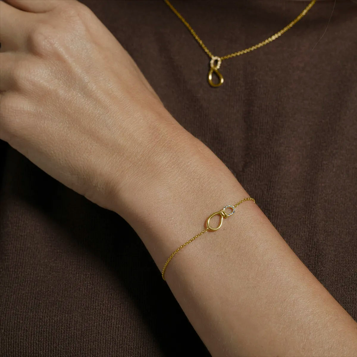 Bracelet INFINIE porté