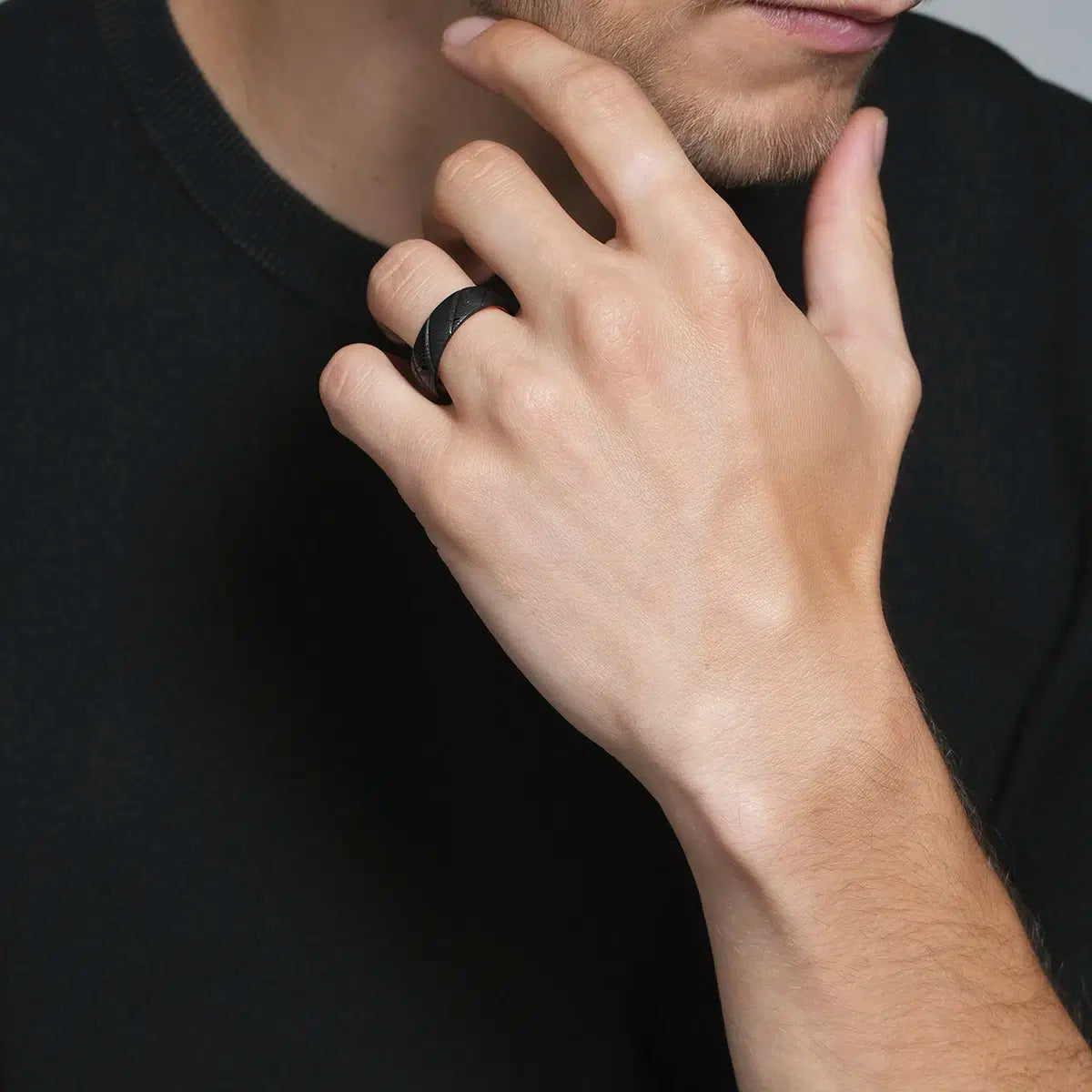 Bague damassée CÉSAR noire
