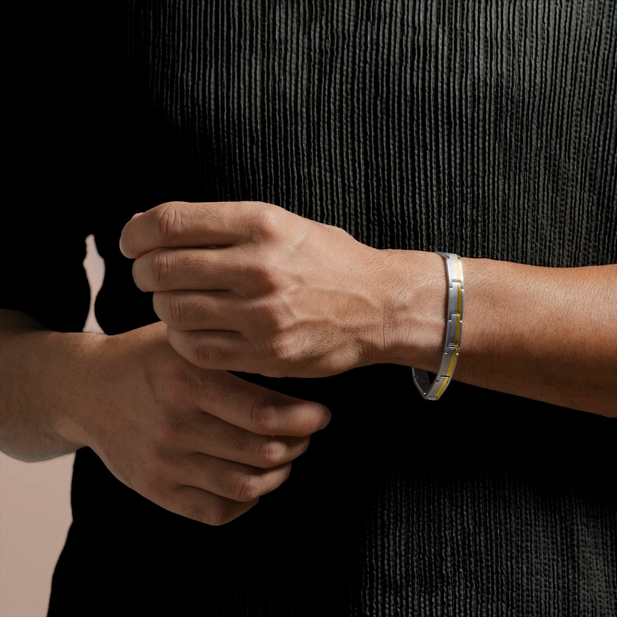 Bracelet LIAM doré porté