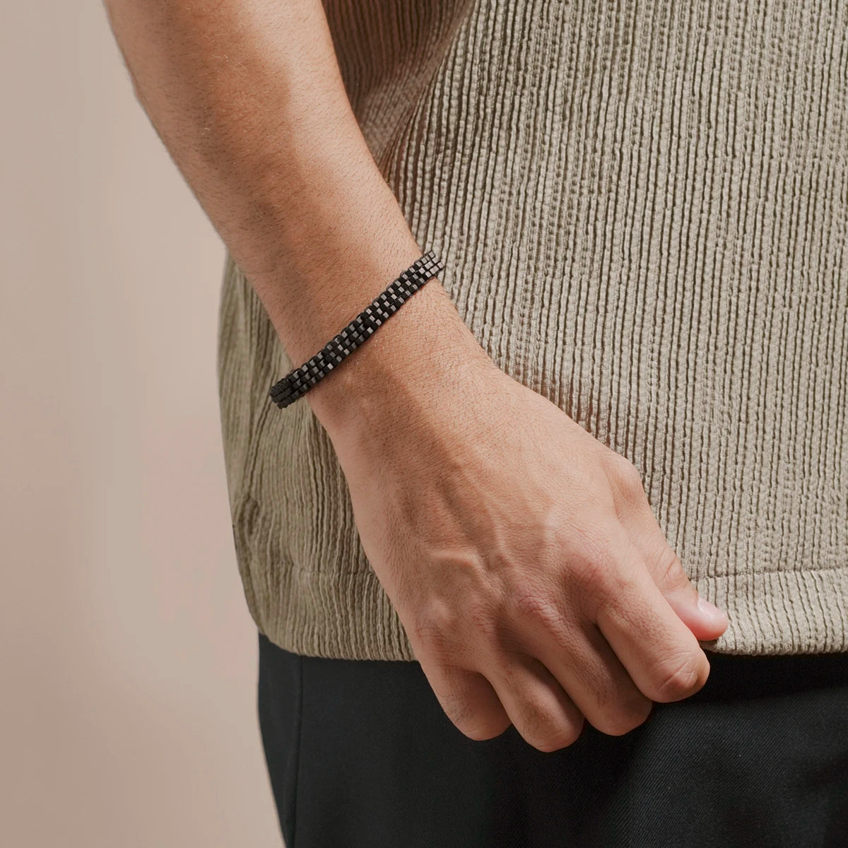 Bracelet CAIRN brun porté
